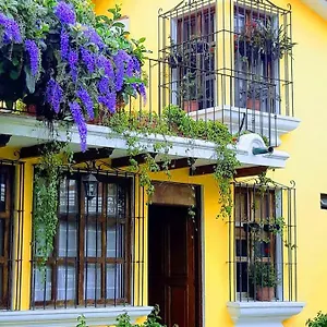 https://villas-santa-ana-ricardo.guatemalaantiguahotels.com